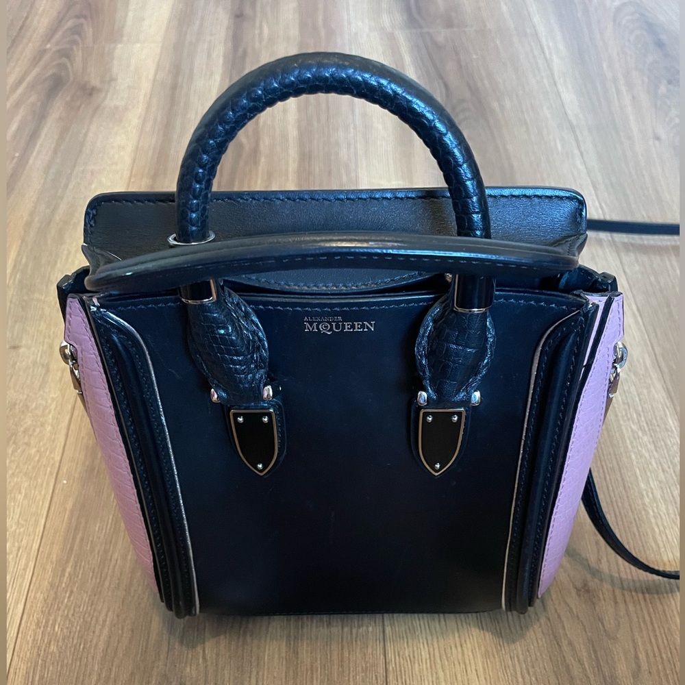 Alexander McQueen Black/Pink Leather Small Heroine Satchel
